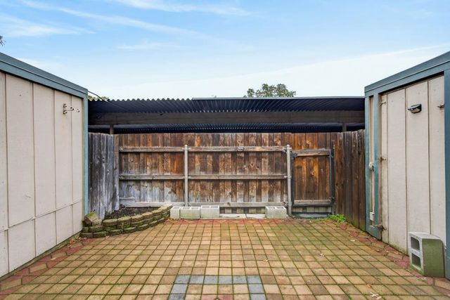 2161 Cottage Way, Sacramento, CA 95825