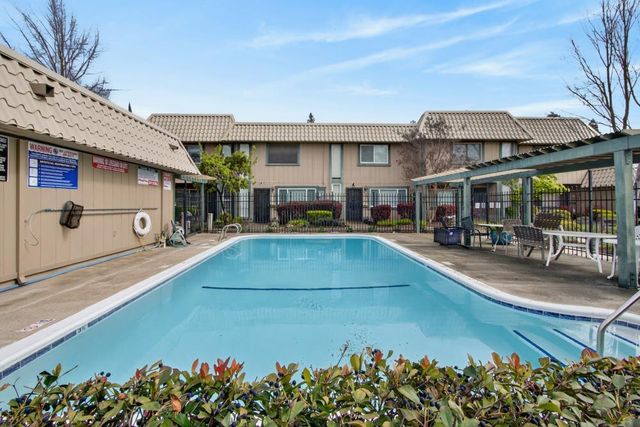 2161 Cottage Way, Sacramento, CA 95825