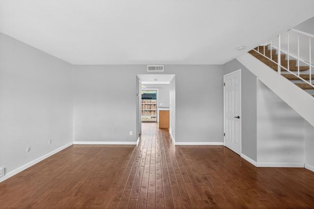 2161 Cottage Way, Sacramento, CA 95825