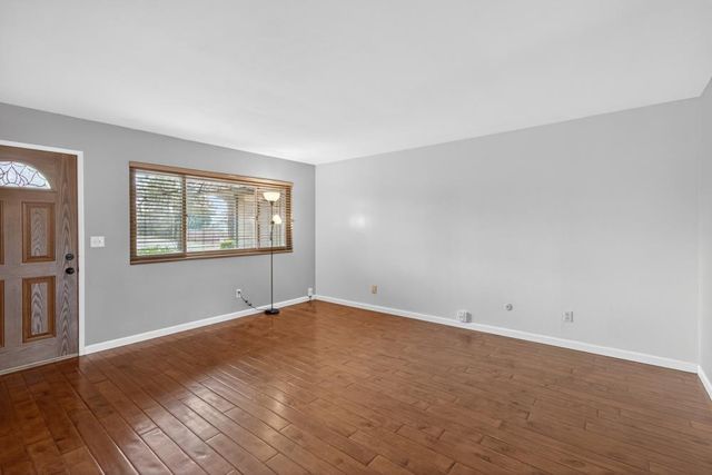 2161 Cottage Way, Sacramento, CA 95825