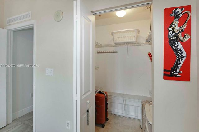 7910 Harbor Island Dr 405, North Bay Village, FL 33141