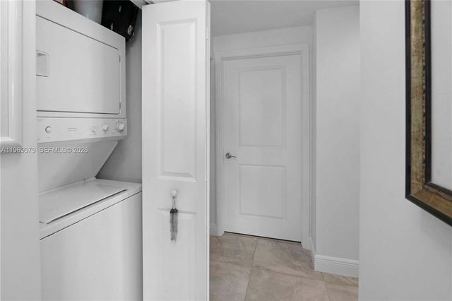 7910 Harbor Island Dr 405, North Bay Village, FL 33141