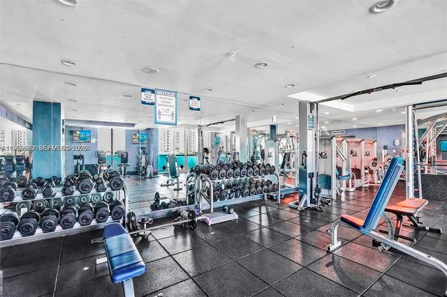 7910 Harbor Island Dr 405, North Bay Village, FL 33141