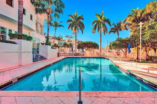 7910 Harbor Island Dr 405, North Bay Village, FL 33141