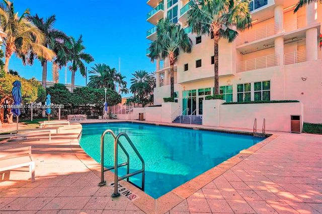 7910 Harbor Island Dr 405, North Bay Village, FL 33141