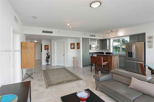 7910 Harbor Island Dr 405, North Bay Village, FL 33141