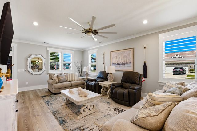 1006 Summers Pl., North Myrtle Beach, SC 29582