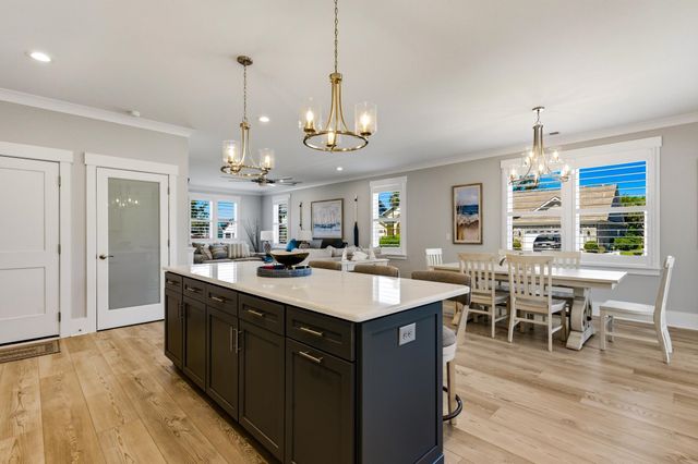 1006 Summers Pl., North Myrtle Beach, SC 29582