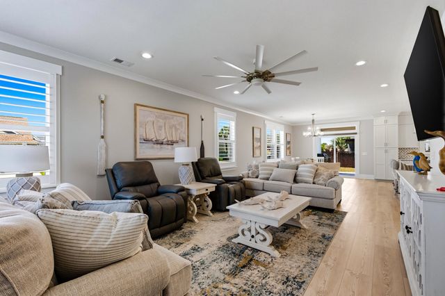 1006 Summers Pl., North Myrtle Beach, SC 29582