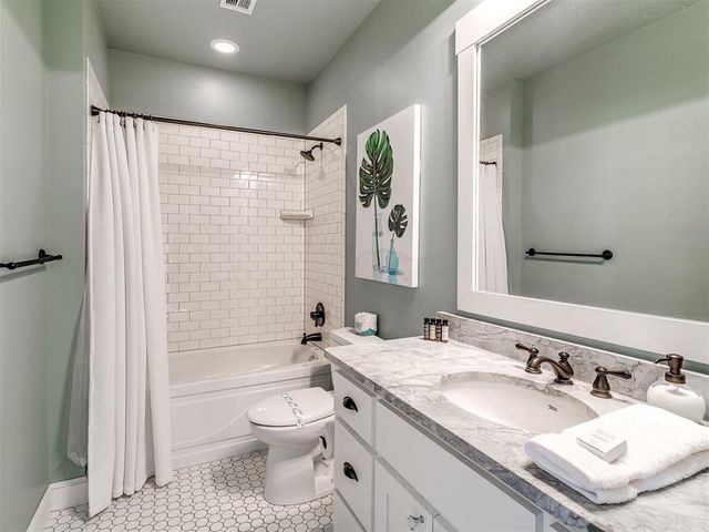 36 Firefly Lane, Carlton Landing, OK 74432