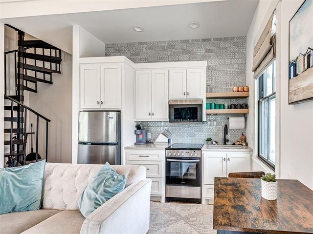 36 Firefly Lane, Carlton Landing, OK 74432