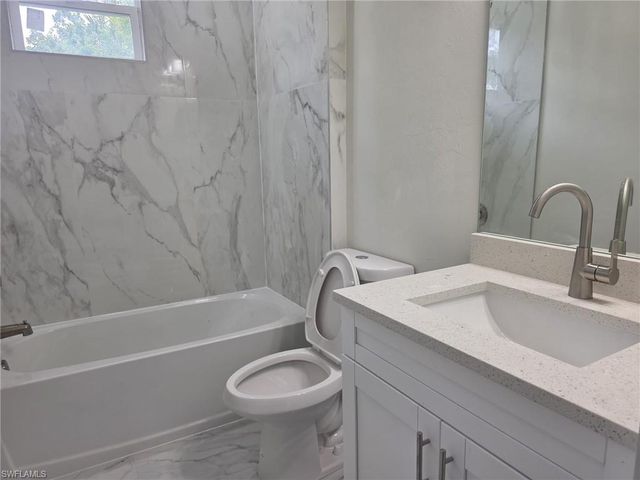 3852 Hopevale ST, Fort Myers, FL 33905