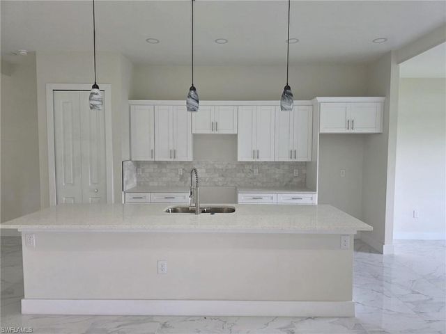 3852 Hopevale ST, Fort Myers, FL 33905