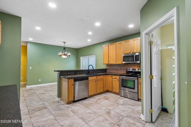 1832 CHATHAM VILLAGE Drive, Fleming Island, FL 32003