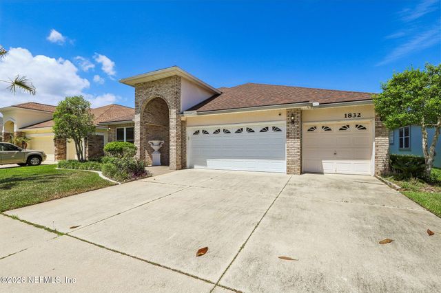 1832 CHATHAM VILLAGE Drive, Fleming Island, FL 32003