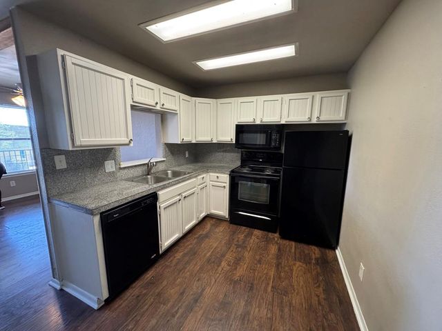 1624 Aquarena Springs DR A102, San Marcos, TX 78666