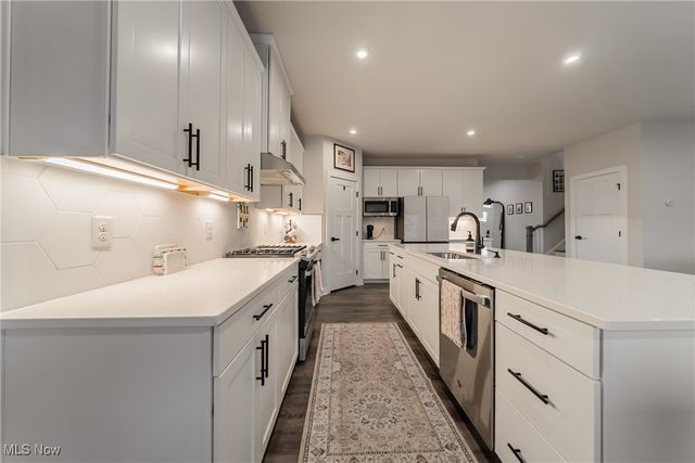 6162 James Drive, Lorain, OH 44053