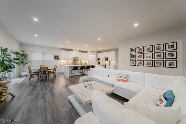 6162 James Drive, Lorain, OH 44053