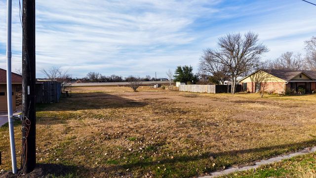439 Wolf Run Court, Lavon, TX 75166