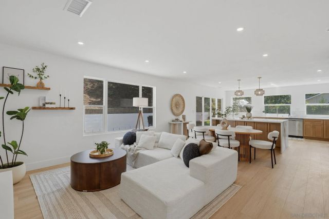 10440 Bosque Dr, Lakeside, CA 92040