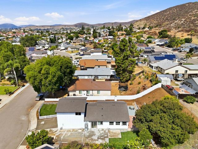 10440 Bosque Dr, Lakeside, CA 92040
