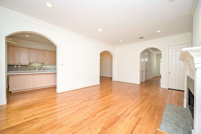 1915 Woodbury Street, Houston, TX 77030