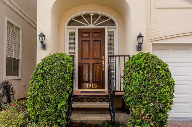 1915 Woodbury Street, Houston, TX 77030