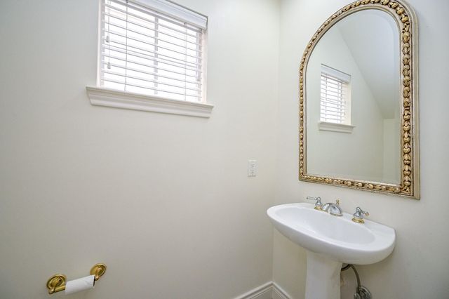 1915 Woodbury Street, Houston, TX 77030