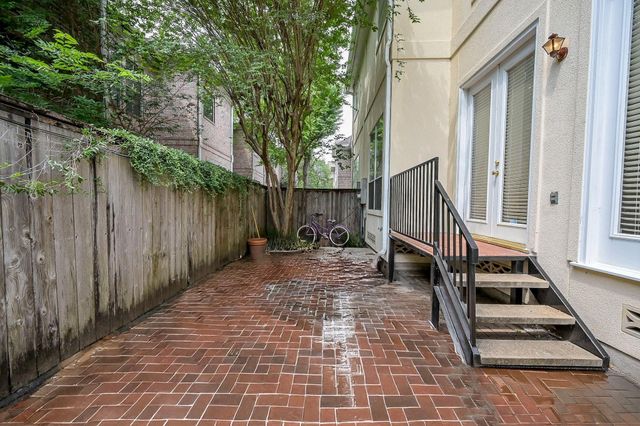 1915 Woodbury Street, Houston, TX 77030