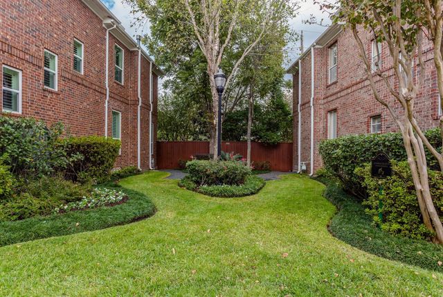 1915 Woodbury Street, Houston, TX 77030