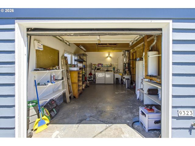 9323 Se MILL St, Portland, OR 97216