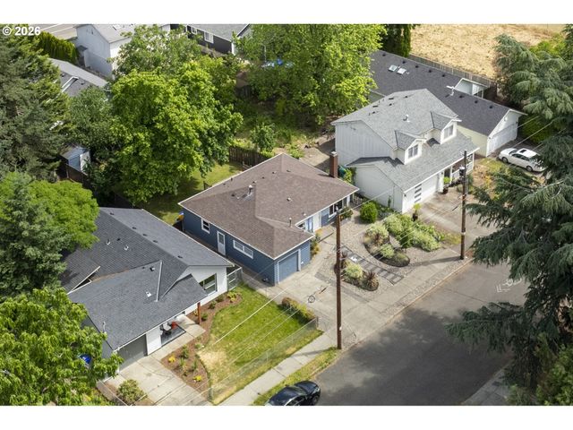 9323 Se MILL St, Portland, OR 97216