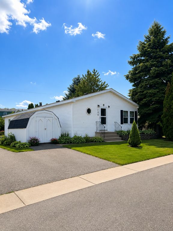 150 Star Circle, Vadnais Heights, MN 55127 — exterior
