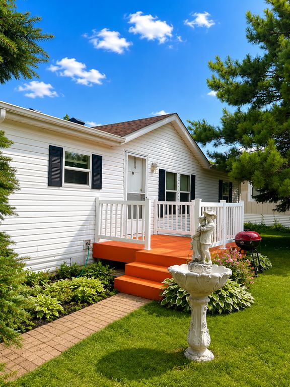 150 Star Circle, Vadnais Heights, MN 55127 — photo 2