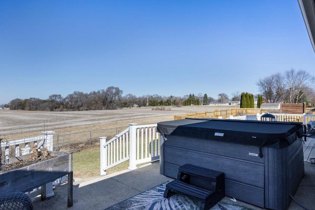 1248 Peninsula Lane, Whitewater, WI 53190