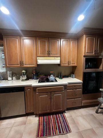 805 Newcomb, Benton, AR 72015