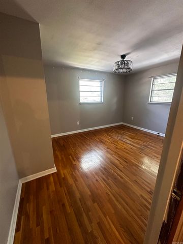 805 Newcomb, Benton, AR 72015