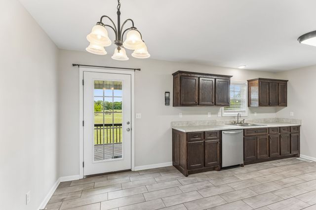 204 Brace Rd, Summertown, TN 38483