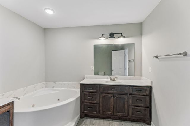 204 Brace Rd, Summertown, TN 38483