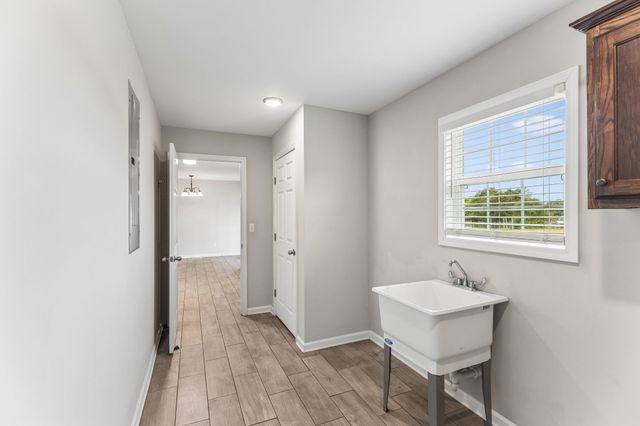 204 Brace Rd, Summertown, TN 38483