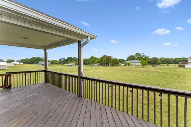 204 Brace Rd, Summertown, TN 38483