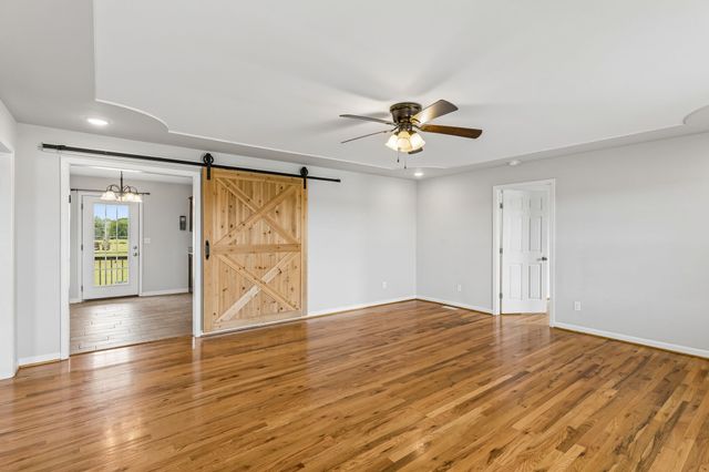 204 Brace Rd, Summertown, TN 38483