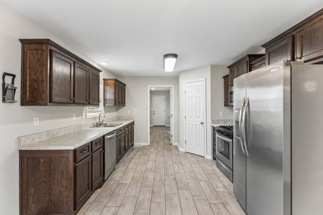 204 Brace Rd, Summertown, TN 38483