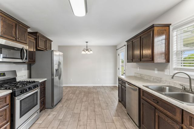 204 Brace Rd, Summertown, TN 38483