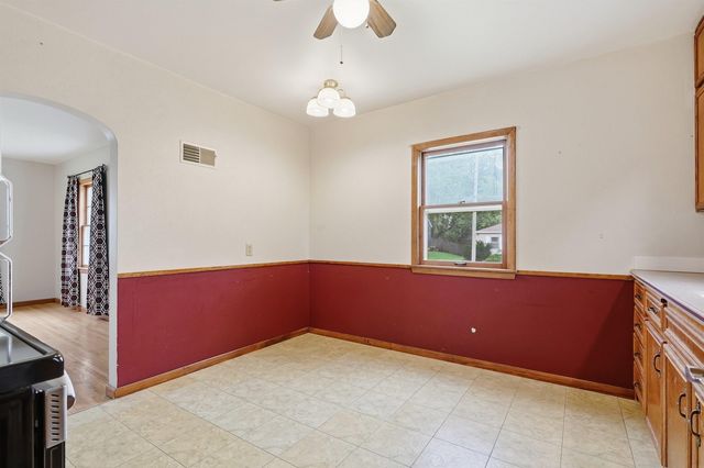 1301 W 11th Street, Waterloo, IA 50702