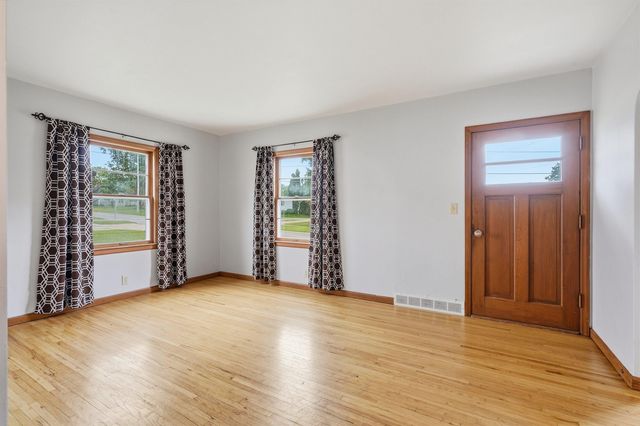 1301 W 11th Street, Waterloo, IA 50702