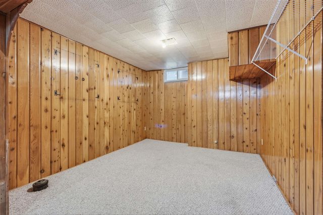 1301 W 11th Street, Waterloo, IA 50702