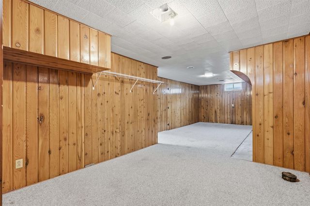 1301 W 11th Street, Waterloo, IA 50702