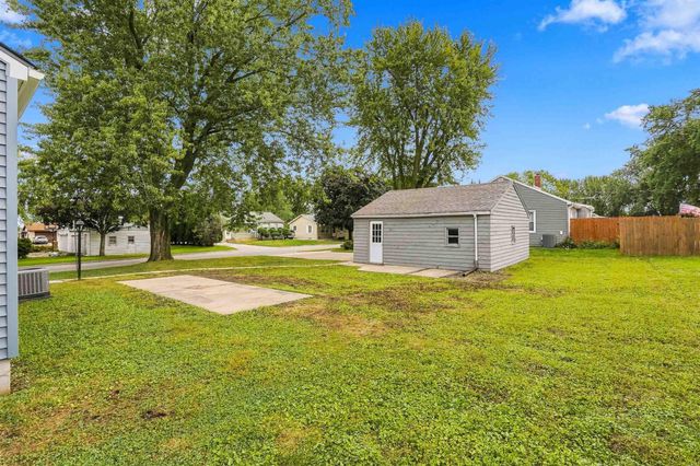 1301 W 11th Street, Waterloo, IA 50702