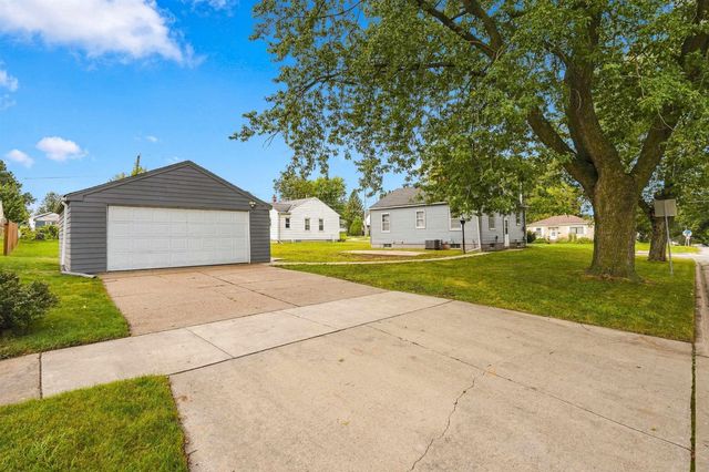 1301 W 11th Street, Waterloo, IA 50702